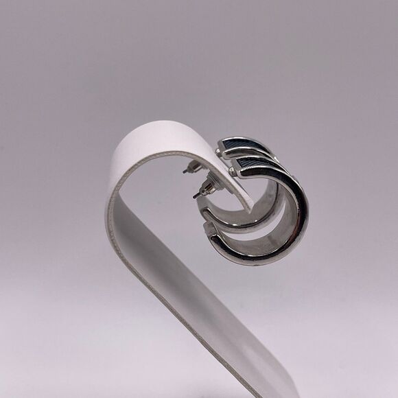 GUESS Silver-Tone Small Denim Logo Hoop Earrings - Picture 6 of 12